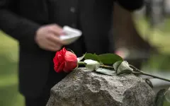 Что делать, когда теряешь близкого: рекомендации специалиста