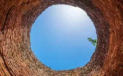 Века молчания: античный колодец найден под обычным магазином в Англии