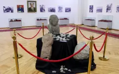 Уникальные археологические артефакты представили на выставке в Алматы