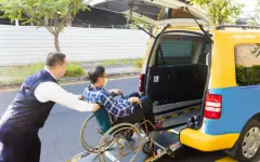 Нарушения при оказании услуг инватакси выявлены в Актау