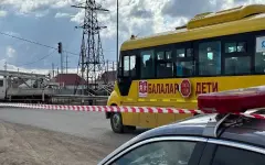 Школьный автобус в ЗКО попал в ДТП: есть пострадавшие дети