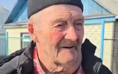 Блогера из Семея обвинили в самоуправстве после помощи пенсионеру