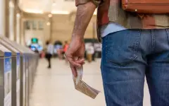 Конвейер взяток в Астане: как мигранты покупали легальный статус