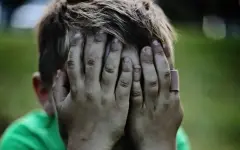 В Шымкенте родственник несколько дней насиловал двух мальчиков