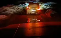 Ловушка на дороге: шесть человек, включая детей, застряли в Акмолинской области