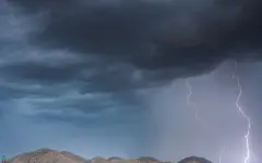 Сильный дождь с грозой пройдет на западе Казахстана