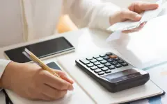 Объединить налоги и платежи с фонда оплаты труда призывает депутат