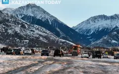 Развлекательный комплекс в окружении кладбищ: будут ли демонтировать?