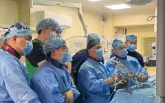 Казахстанские врачи сделали редкие операции на сердце вместе с международным экспертом