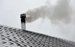 Проблема не от бань, а от перегруженности транспортом - казахстанцы обсуждают запрет на отопление домов углем в Алматы