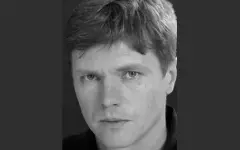 Голос культового сериала Друзья замолчал: умер актер и дубляжист Сергей Быстрицкий