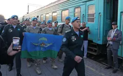 Астана торжественно встретила уволенных в запас десантников