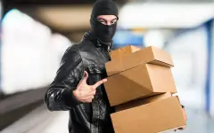 В Лондоне уволили сотрудника супермаркета после попытки остановить вора