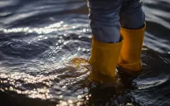 Вода вышла из берегов: в Акмолинской области прорвало плотину