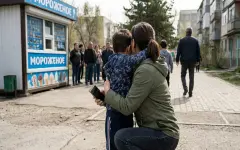 «Не знаю его!»: в Каскелене женщина отбила ребенка у предполагаемого похитителя