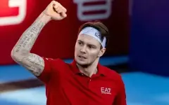 Победа в двух сетах: Бублик обыграл Монфиса на ATP-1000