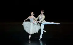 В стиле Royal Danish Theatre