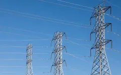 Миллионы евро ущерба и отключения света: таинственные поджоги во Франции