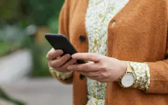 Казахстанке вернули сбережения в 9 млн тенге, которые она перевела мошенникам