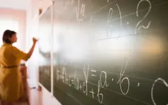 Педагогам Казахстана вернут деньги за ОЗП: что нужно сделать