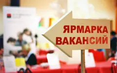 Дефицит кадров: почти вдвое снизилось число соискателей в Казахстане