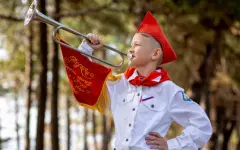 Октябрят и пионеров предложили вернуть в России