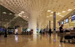 Пожар в сердце аэропорта Мумбаи вызвал панику среди пассажиров