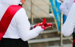 В Алматы пожаловались на сборы до 200 тысяч тенге на выпускной