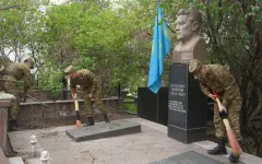 Курсанты почтили память героев