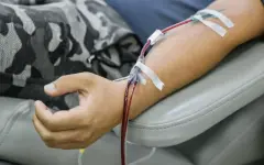 Депутаты требуют поднять выплаты донорам в Казахстане, но Минфин не видит возможности