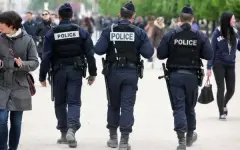 Во Франции мужчина запер девятилетнего сына в фургоне на год