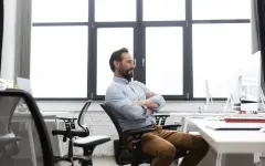 Чтобы не было отеков: 5 привычек для тех, кто много сидит или стоит