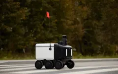 Жители Филадельфии избивают роботов-доставщиков