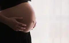 Девочка забеременела и родила от родного деда