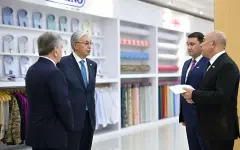 Президенты Казахстана и Узбекистана посетили предприятие хлопково-текстильного кластера MERGANTEKS