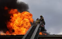 Пожар в многоэтажном доме Астаны: погибли трое детей