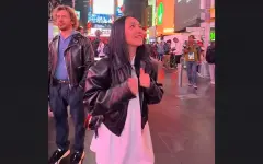 Не заметила: певица Yenlik случайно сняла Максима Галкина на Таймс-сквер