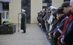 ДУМК не объяснил, почему осужденного за педофилию родственника акима похоронили с почестями