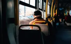 Перекус закончился скандалом: в Темиртау водитель автобуса сорвался на пассажира