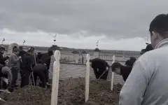 Отец похоронил троих детей, погибших при пожаре в Астане