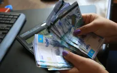 Почему казахстанцы чаще идут в ломбарды