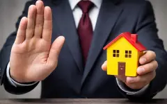 В Астану и Алматы не пускают? Иностранцы массово пожаловались на трудности с ВНЖ