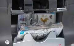 Десятки сотрудников месяцами оставались без зарплаты на востоке Казахстана