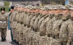 Смартфоны в казармах: Минобороны РК утвердило новые правила