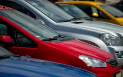 Гонка по встречной в Алматы: полиция обнаружила нарушителей по их соцсетям