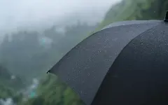 Сильный ветер, гроза и заморозки: опубликовано штормовое предупреждение на 19 апреля