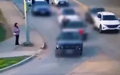 Свадебный кортеж устроил опасное шоу на дорогах Уральска