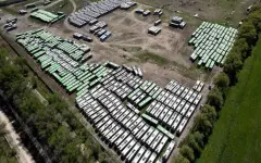 Списанные алматинские автобусы отогнали на стоянку в Алматинскую область