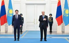 Как Токаев встретил президента Монголии в Акорде