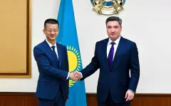 Премьер встретился с главой Shenzhen Energy Environment Ван Ганом